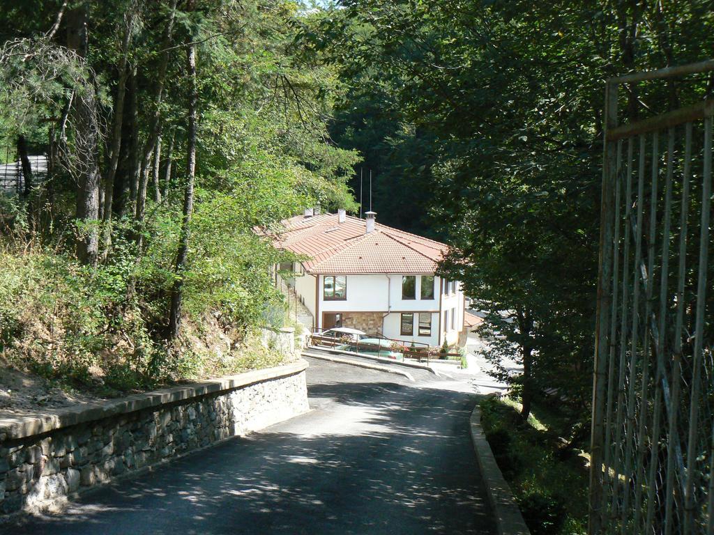 Fisherman'S Hut Family Hotel Beden エクステリア 写真