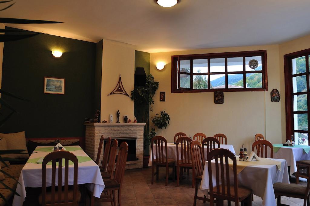 Fisherman'S Hut Family Hotel Beden エクステリア 写真