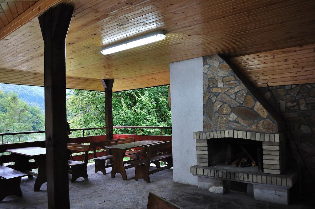 Fisherman'S Hut Family Hotel Beden エクステリア 写真